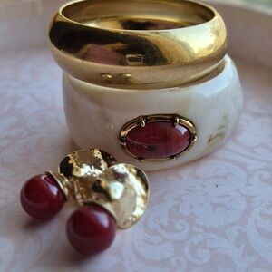 Cream and Gold Bracelet Set